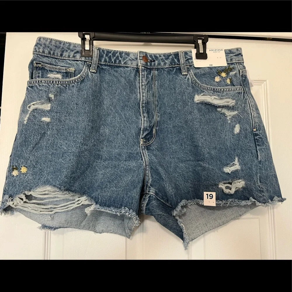 Arizona & Co Hi-Rise Shortie Shorts-Juniors NWT Size 19 - Picture 13 of 14